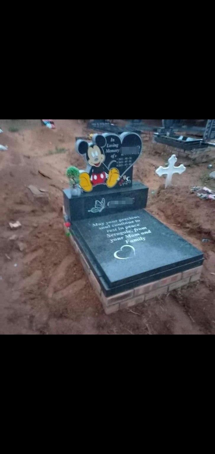 Tombstone memorial